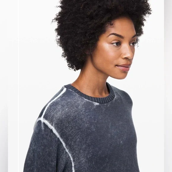 NWOT   Lululemon   Hazy Day Sweater  size 12  shadow blue/almost blue - Picture 2 of 13